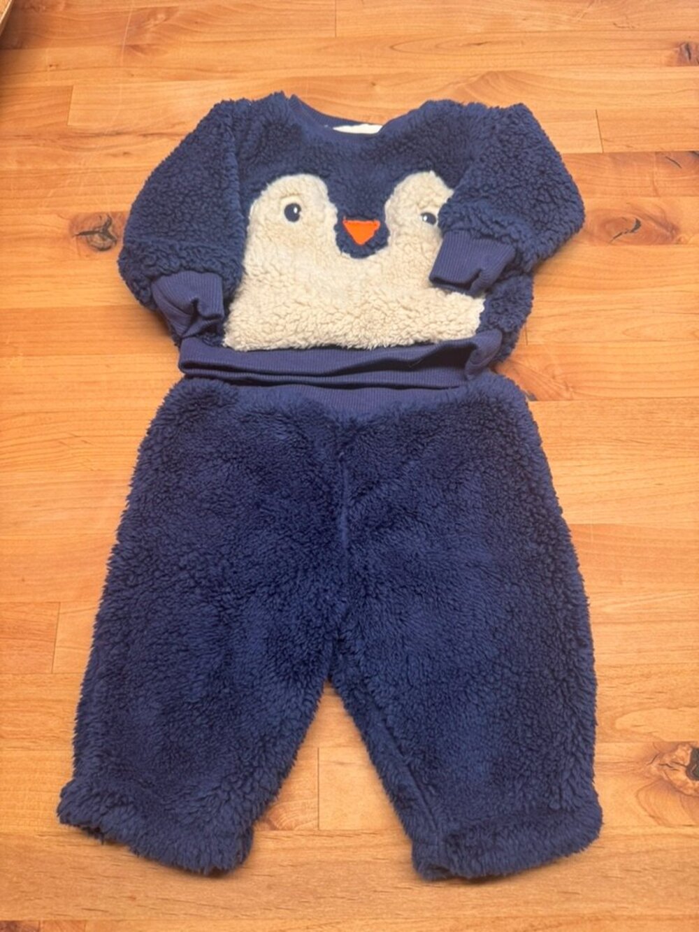 Boden Novelty Borg Sweatshirt Set Navy Penguin Never Worn 3-6 Months - Picture 2 of 7